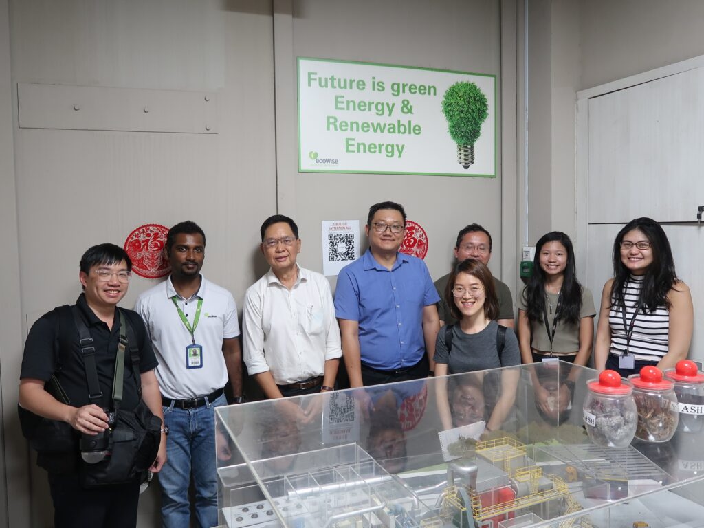 Plant visit from Lianhe Zaobao reporters